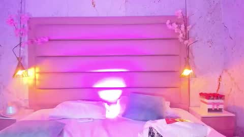 maxim online show from 09-23-25, 02:36