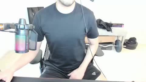 Snapshot of maximal91 chatting on 02-27-26, 09:04 maximal91 online show from 02-27-26, 09:04