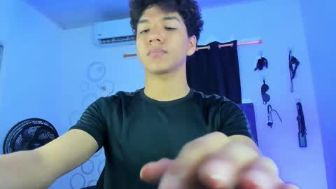 Maximiliano online show from 12-02-25, 07:09