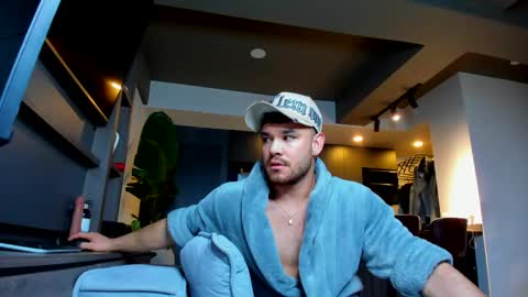 Snapshot of maximo_and_marcelo chatting on 04-20-26, 11:02 maximo_and_marcelo online show from 04-20-26, 11:02