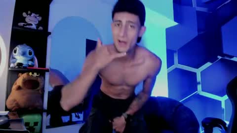 Snapshot of maximo_romano chatting on 07-24-26, 07:34 Maximo online show from 07-24-26, 07:34