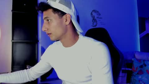 Snapshot of maximo_romano chatting on 08-08-26, 07:16 Maximo online show from 08-08-26, 07:16