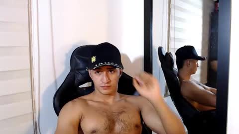 Snapshot of maximo_sebastian chatting on 06-23-26, 04:32 Maximo Sebastian online show from 06-23-26, 04:32
