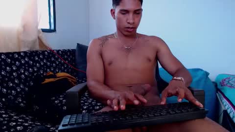 Maximo Aron Vega online show from 12-04-24, 06:39