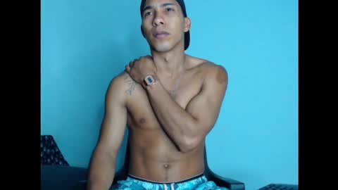 Maximo Aron Vega online show from 12-18-24, 05:04