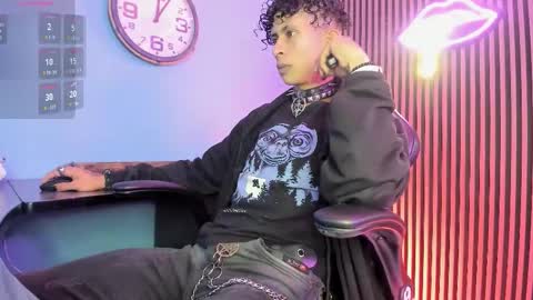 MAXIMO online show from 02-24-26, 04:10