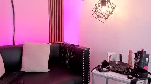 MAXIMO online show from 06-21-26, 03:42