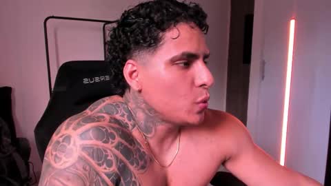 Maximoscott online show from 11-22-25, 08:19