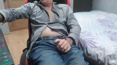 maximus3334 online show from 10-02-25, 11:06