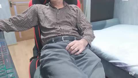 maximus3334 online show from 11-25-25, 09:53