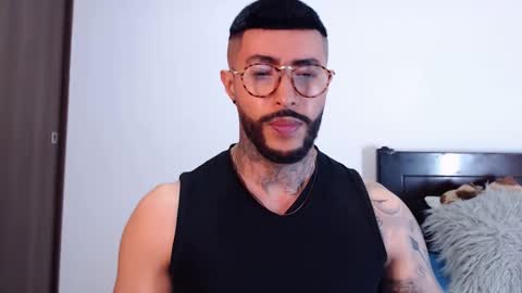 Independent Model online show from 02-09-25, 04:14