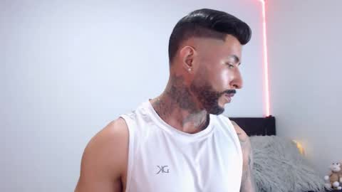 Independent Model online show from 10-03-25, 02:41