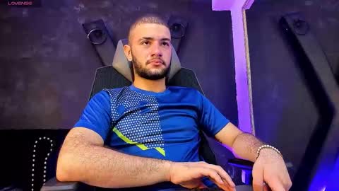 Snapshot of maximusdick1_ chatting on 09-24-25, 04:05 Maximus online show from 09-24-25, 04:05