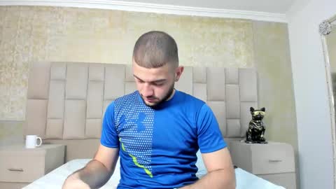 Snapshot of maximusdick1_ chatting on 10-27-25, 04:05 Maximus online show from 10-27-25, 04:05