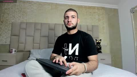 Snapshot of maximusdick1_ chatting on 11-02-25, 08:22 Maximus online show from 11-02-25, 08:22