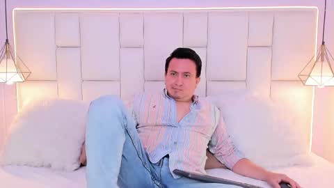 Snapshot of maximvoss chatting on 04-14-26, 07:20 Maxim online show from 04-14-26, 07:20