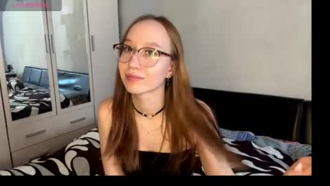 Snapshot of maxine_x chatting on 07-04-26, 07:47 Max online show from 07-04-26, 07:47