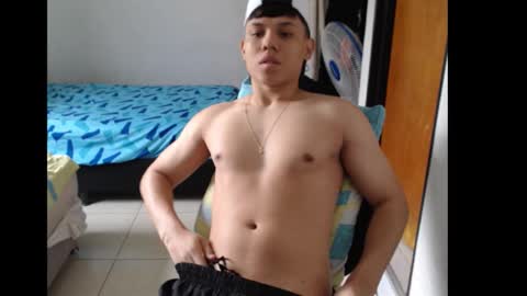 Snapshot of maxiolly108534 chatting on 11-10-25, 04:50 maxiolly108534 online show from 11-10-25, 04:50