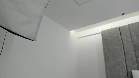 Maxi Rogers online show from 01-20-25, 07:04