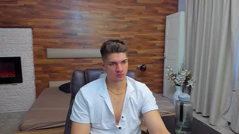 Snapshot of maxkaiden chatting on 03-10-26, 06:07 MaxKaiden online show from 03-10-26, 06:07