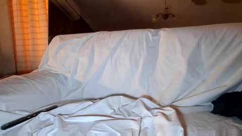 Luca Dominus online show from 10-14-25, 02:12