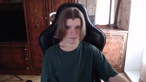 Snapshot of maxplay18 chatting on 10-11-25, 12:36 Max online show from 10-11-25, 12:36