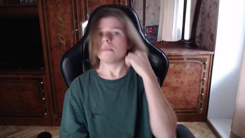 Snapshot of maxplay18 chatting on 11-03-25, 11:55 Max online show from 11-03-25, 11:55