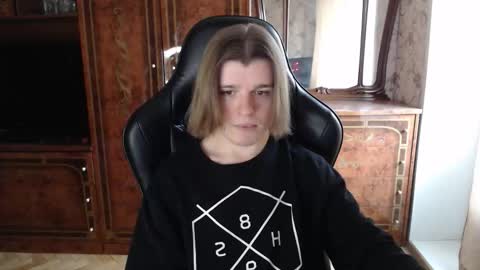 Snapshot of maxplay18 chatting on 11-05-25, 11:54 Max online show from 11-05-25, 11:54