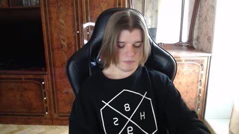 Snapshot of maxplay18 chatting on 11-06-25, 09:10 Max online show from 11-06-25, 09:10