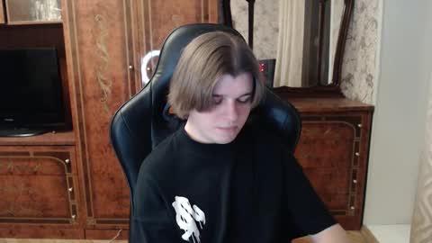 Snapshot of maxplay18 chatting on 12-02-25, 02:23 Max online show from 12-02-25, 02:23