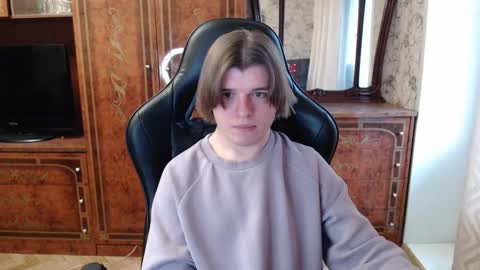 Snapshot of maxplay18 chatting on 12-03-25, 08:23 Max online show from 12-03-25, 08:23