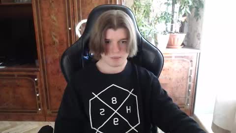 Snapshot of maxplay18 chatting on 02-05-26, 11:04 Max online show from 02-05-26, 11:04