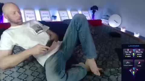 Snapshot of maxrouger chatting on 09-10-25, 04:12 MaxRouger online show from 09-10-25, 04:12