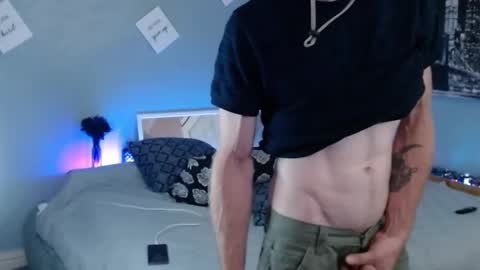 Snapshot of maxrouger chatting on 10-05-25, 08:12 MaxRouger online show from 10-05-25, 08:12