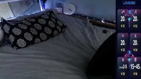 Snapshot of maxrouger chatting on 10-06-25, 08:23 MaxRouger online show from 10-06-25, 08:23