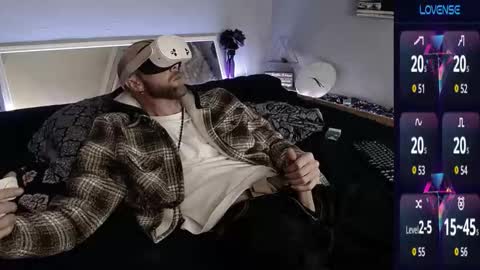 Snapshot of maxrouger chatting on 10-12-25, 10:20 MaxRouger online show from 10-12-25, 10:20