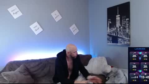 Snapshot of maxrouger chatting on 10-28-25, 09:13 MaxRouger online show from 10-28-25, 09:13