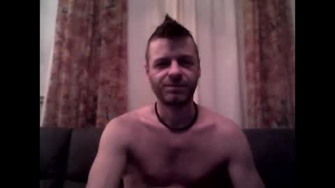 MaxTheWolf online show from 12-21-25, 01:13