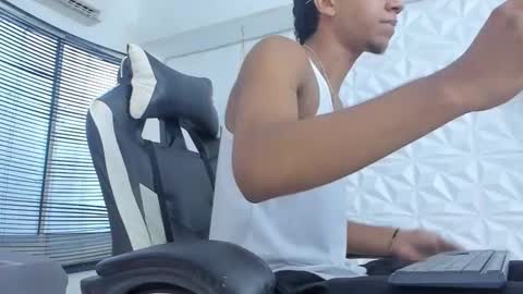maxvibe420 online show from 09-17-25, 01:24