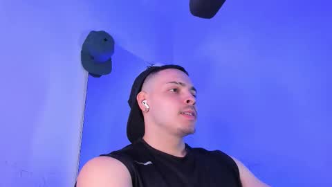 Snapshot of maxwell_dupont chatting on 09-27-25, 10:37 MAX online show from 09-27-25, 10:37