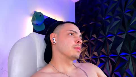 MAX online show from 12-02-25, 09:32