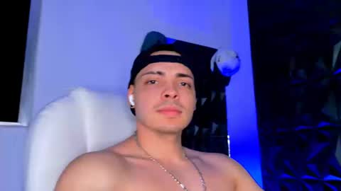 MAX online show from 12-21-25, 12:07