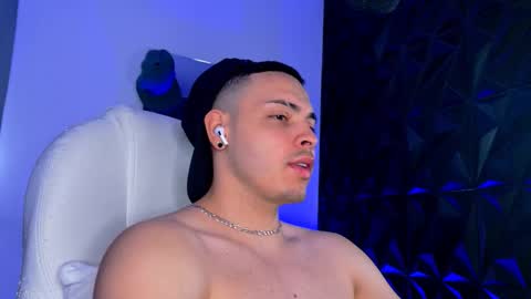 MAX online show from 02-08-26, 06:55