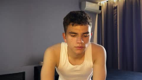 Snapshot of maxwoolf chatting on 06-07-26, 02:10 Max online show from 06-07-26, 02:10