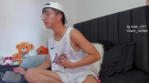 maxx_cortes online show from 02-02-25, 04:11