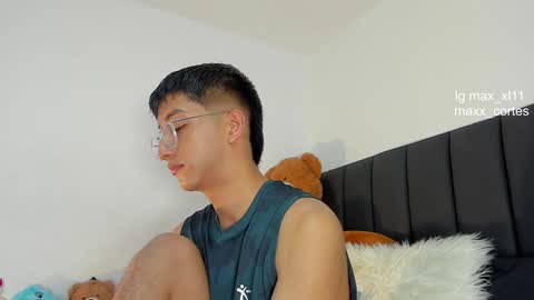 maxx_cortes online show from 02-06-25, 04:53
