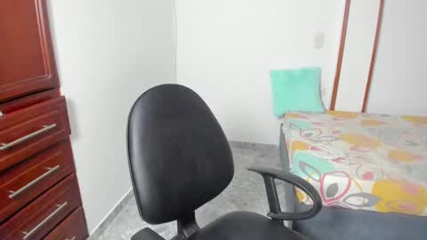 Snapshot of maxx_sexx chatting on 12-16-24, 05:17 maxx online show from 12-16-24, 05:17