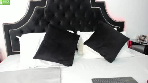 Maxxi online show from 01-21-25, 02:15