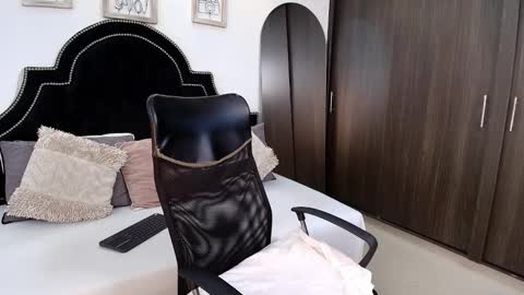 Maxxi online show from 09-18-25, 12:34