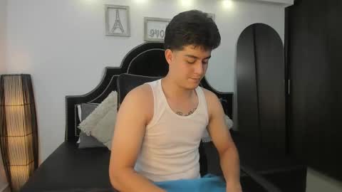 Maxxi online show from 09-26-25, 03:54